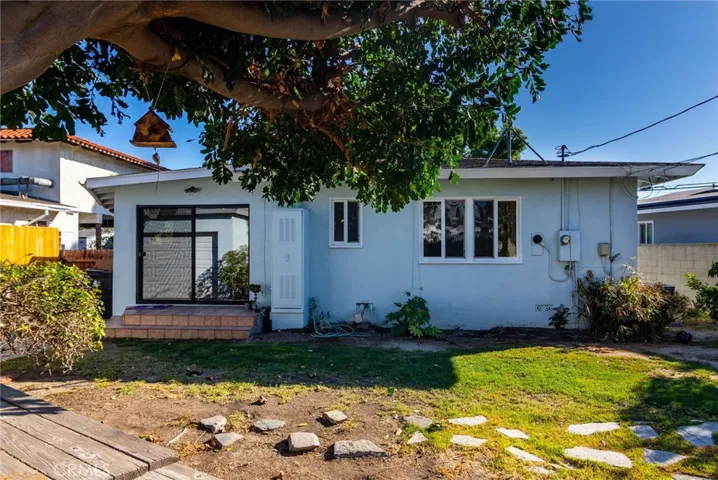 6715 E Los Arcos Street, Long Beach, California 90815