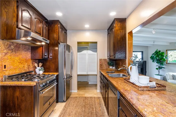 6715 E Los Arcos Street, Long Beach, California 90815