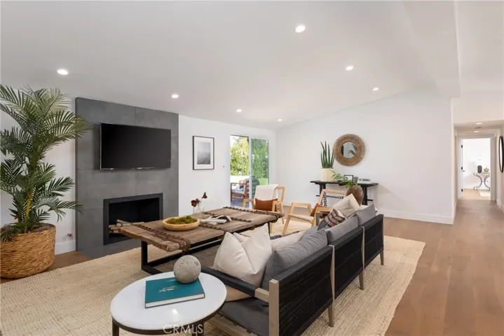 254 Villanova Road, Costa Mesa, California 92626