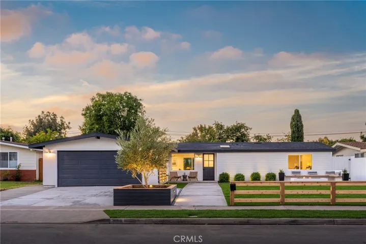 254 Villanova Road, Costa Mesa, California 92626