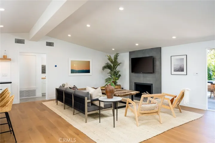 254 Villanova Road, Costa Mesa, California 92626