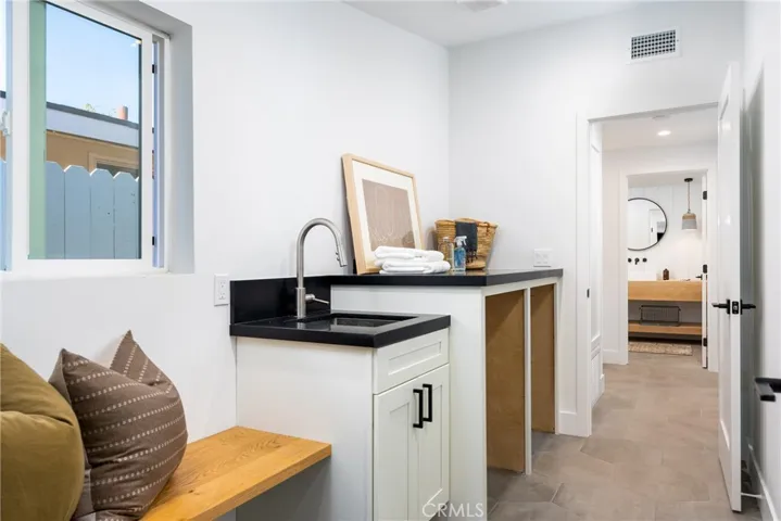 254 Villanova Road, Costa Mesa, California 92626