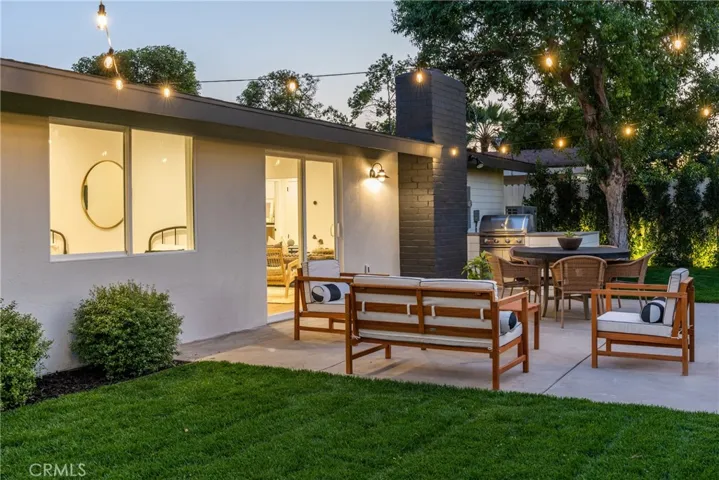 254 Villanova Road, Costa Mesa, California 92626