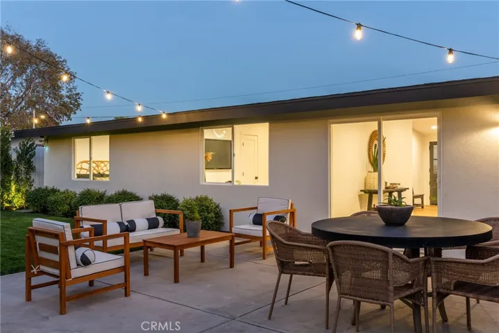 254 Villanova Road, Costa Mesa, California 92626