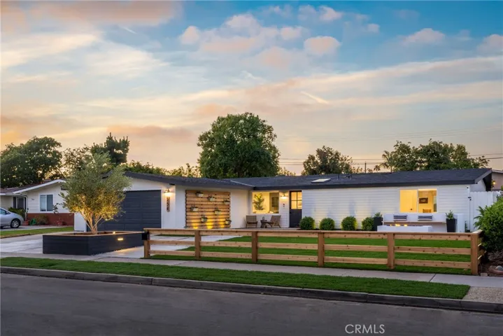 254 Villanova Road, Costa Mesa, California 92626