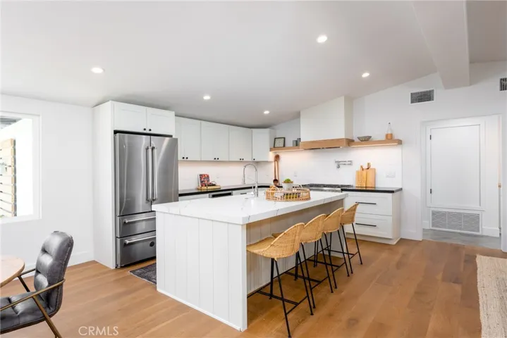 254 Villanova Road, Costa Mesa, California 92626