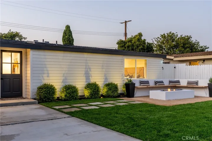 254 Villanova Road, Costa Mesa, California 92626