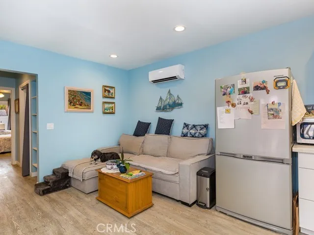 Guest unit living area