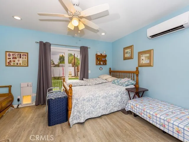 Guest unit bedroom