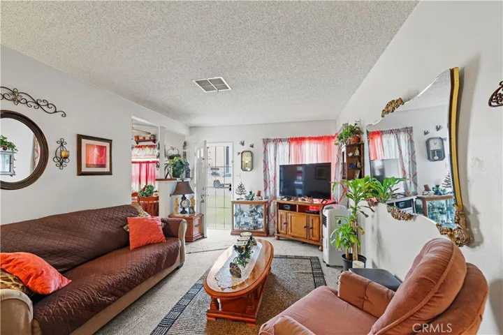 427 - Living Room