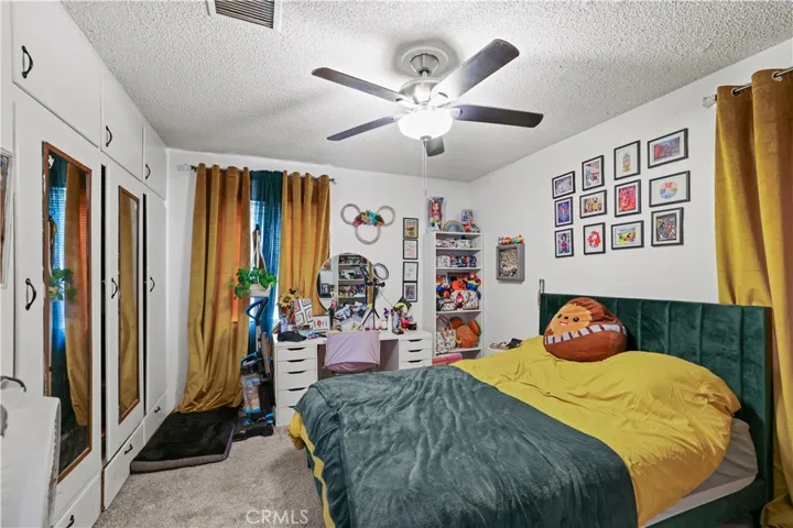 425 - Bedroom