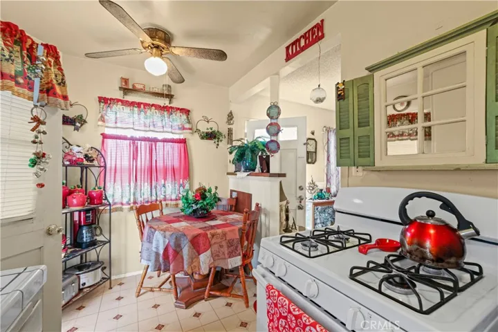 427 - Kitchen