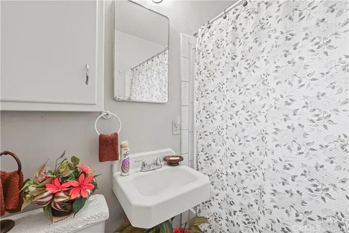 427 - Bathroom