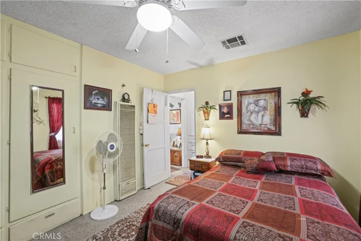 427 - Bedroom