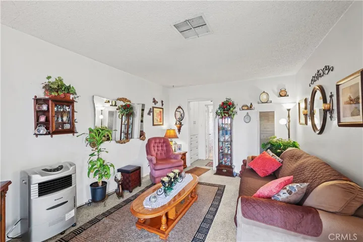 427 - Living Room