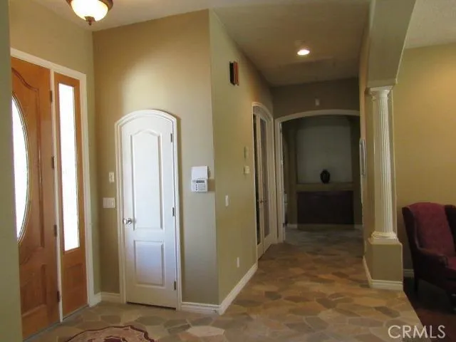 10262 Valle Vista Road, Phelan, California 92371