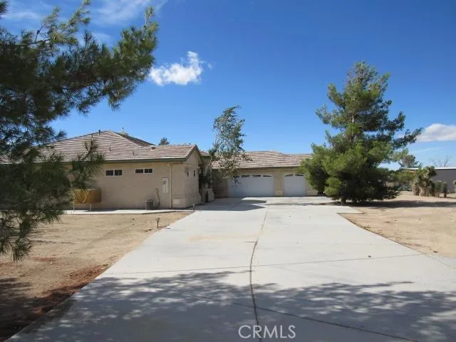 10262 Valle Vista Road, Phelan, California 92371
