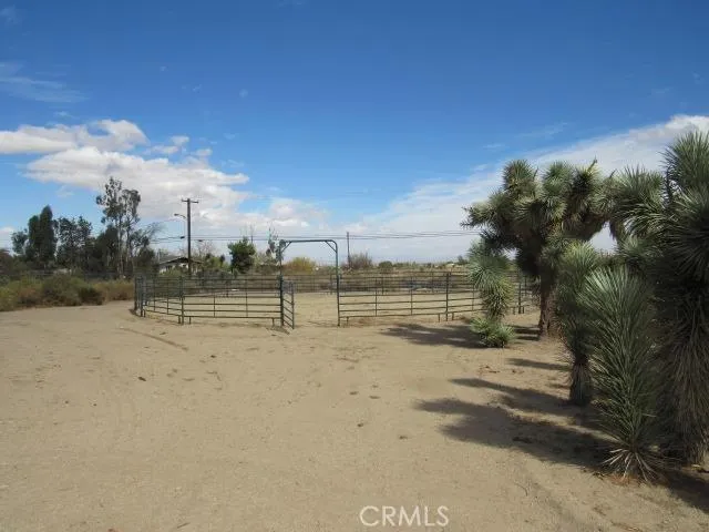 10262 Valle Vista Road, Phelan, California 92371