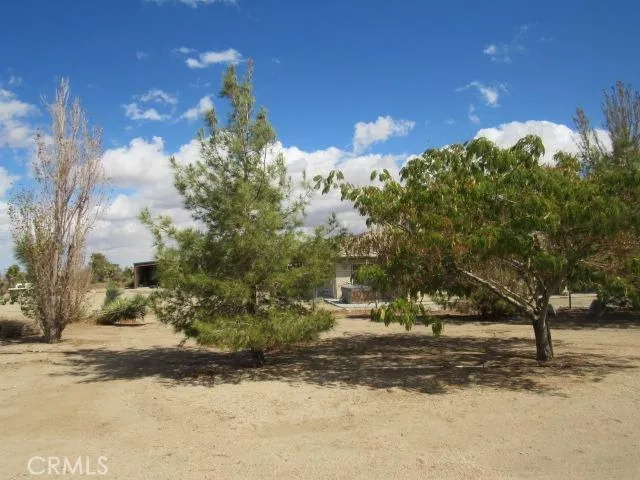 10262 Valle Vista Road, Phelan, California 92371