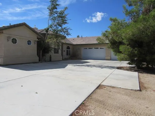 10262 Valle Vista Road, Phelan, California 92371