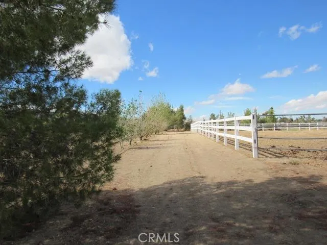 10262 Valle Vista Road, Phelan, California 92371