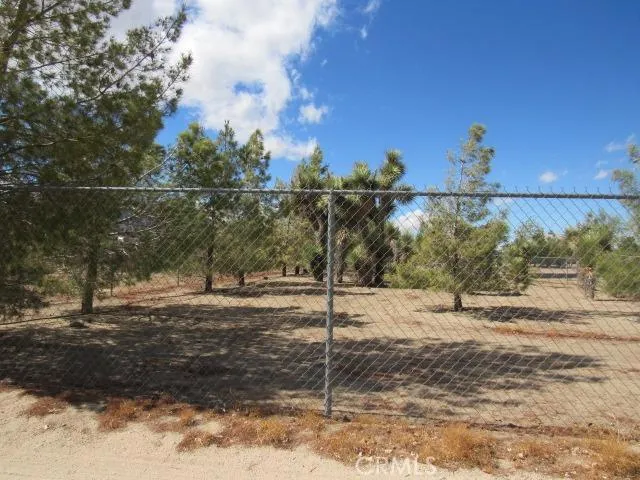 10262 Valle Vista Road, Phelan, California 92371