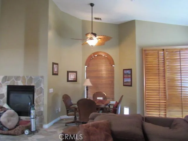 10262 Valle Vista Road, Phelan, California 92371