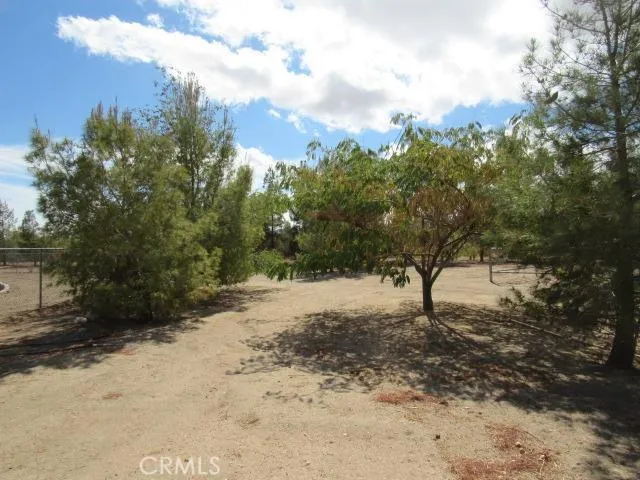10262 Valle Vista Road, Phelan, California 92371