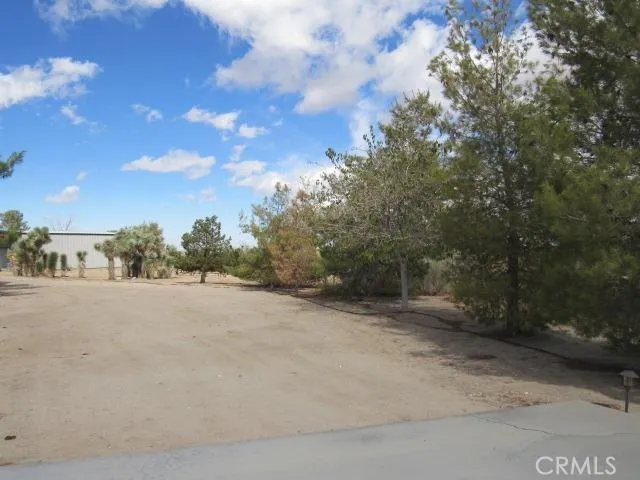 10262 Valle Vista Road, Phelan, California 92371