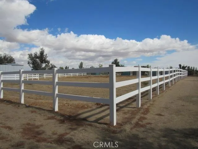 10262 Valle Vista Road, Phelan, California 92371