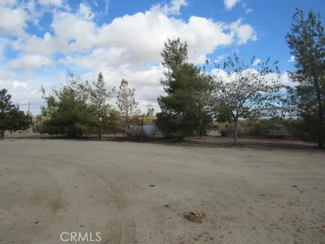 10262 Valle Vista Road, Phelan, California 92371
