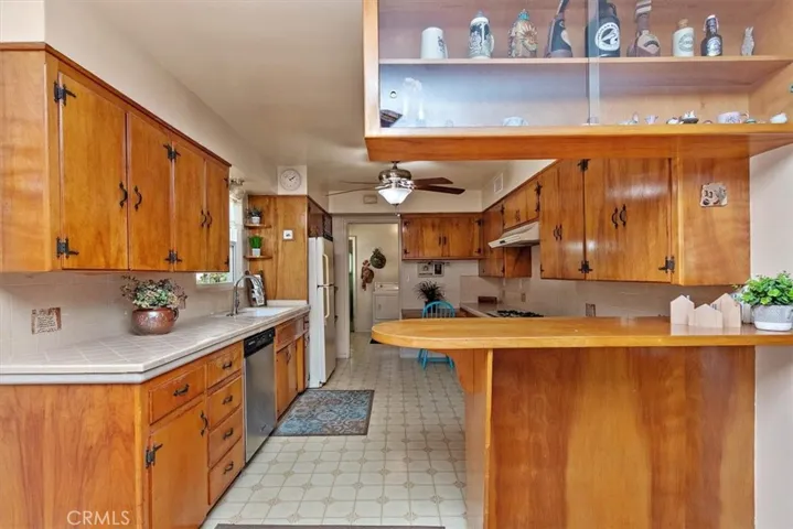 Bar fits two