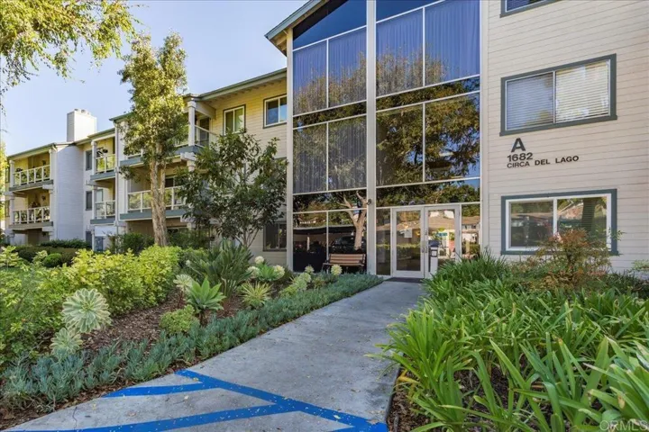 1682 Circa Del Lago A309, San Marcos, California 92078