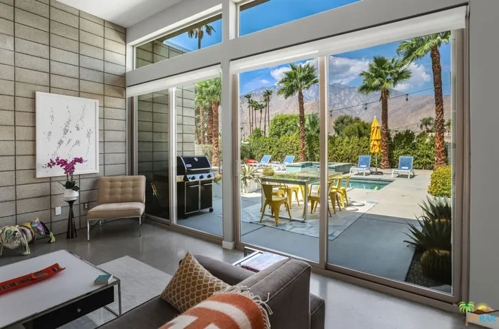 3006 N Avenida Caballeros, Palm Springs, California 92262