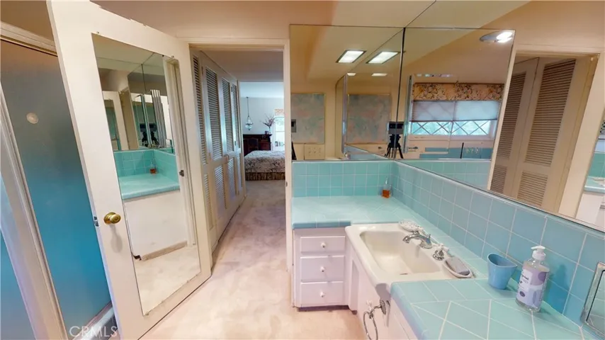 16800 Mooncrest Drive, Encino, California 91436