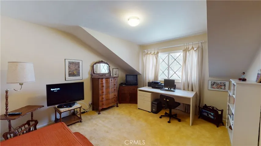 16800 Mooncrest Drive, Encino, California 91436