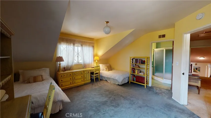16800 Mooncrest Drive, Encino, California 91436