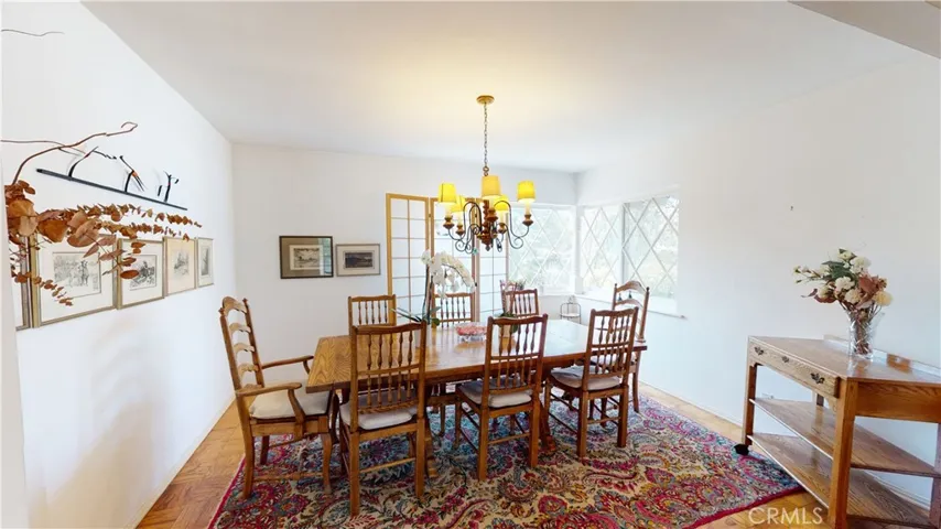 16800 Mooncrest Drive, Encino, California 91436
