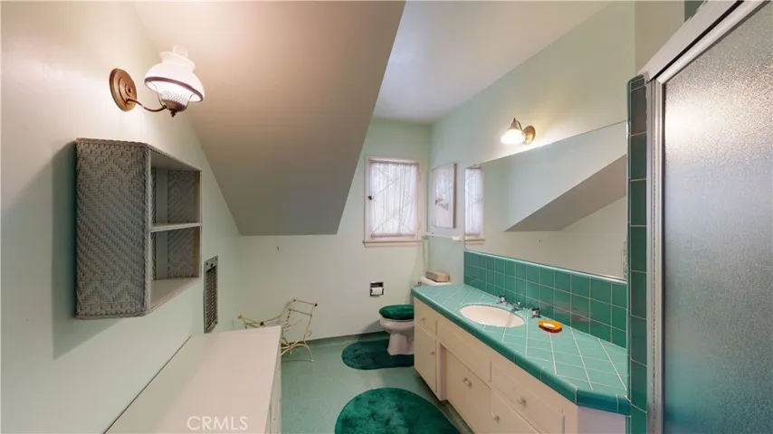 16800 Mooncrest Drive, Encino, California 91436