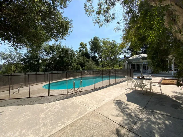 16800 Mooncrest Drive, Encino, California 91436