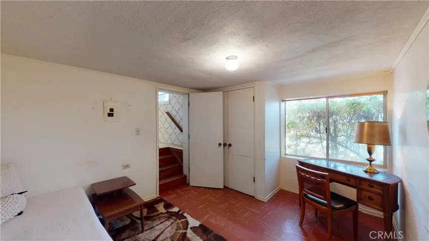 16800 Mooncrest Drive, Encino, California 91436