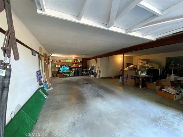 16800 Mooncrest Drive, Encino, California 91436