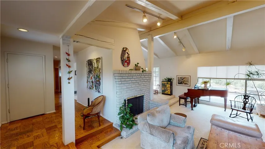 16800 Mooncrest Drive, Encino, California 91436