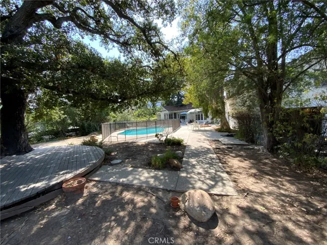 16800 Mooncrest Drive, Encino, California 91436