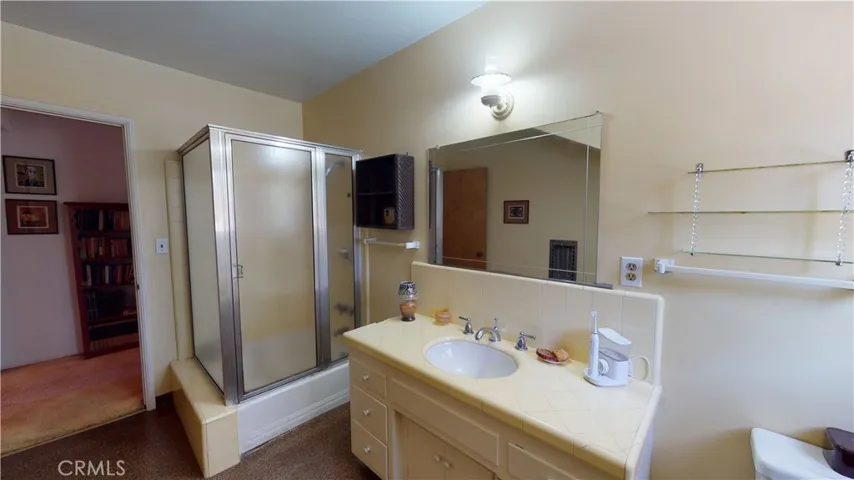 16800 Mooncrest Drive, Encino, California 91436