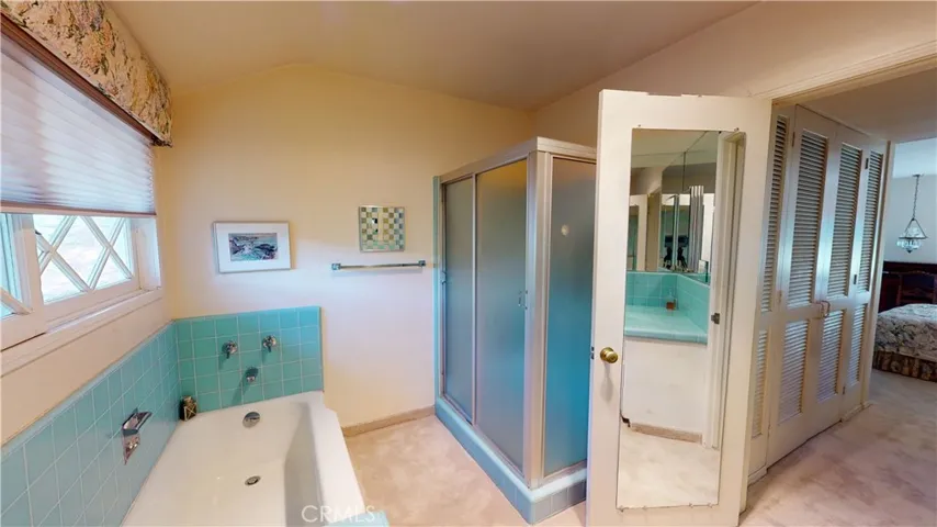 16800 Mooncrest Drive, Encino, California 91436