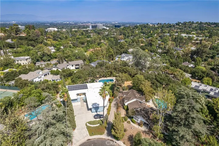 16800 Mooncrest Drive, Encino, California 91436