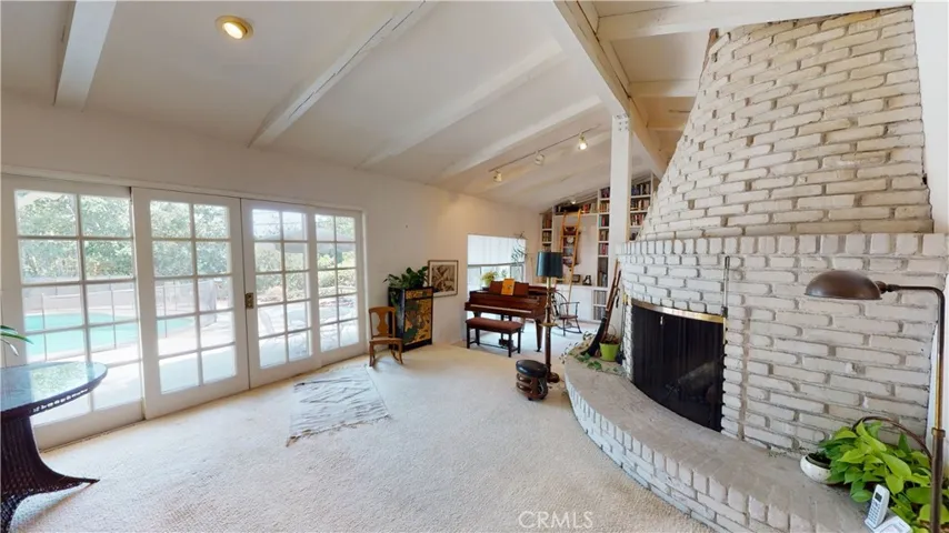 16800 Mooncrest Drive, Encino, California 91436