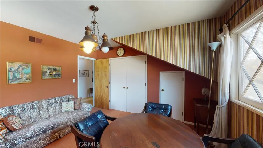 16800 Mooncrest Drive, Encino, California 91436