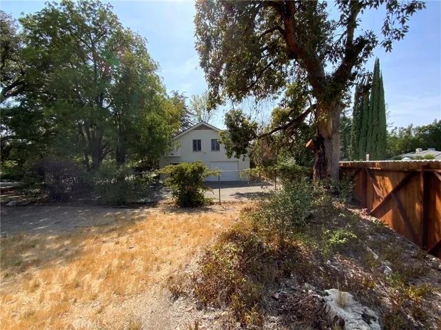 16800 Mooncrest Drive, Encino, California 91436